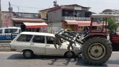 Tarsus'ta Otomobil Traktöre Çarptı: 2 Yaralı! - 33 Mersin - Mersin Son Dakika İnternet Haberleri